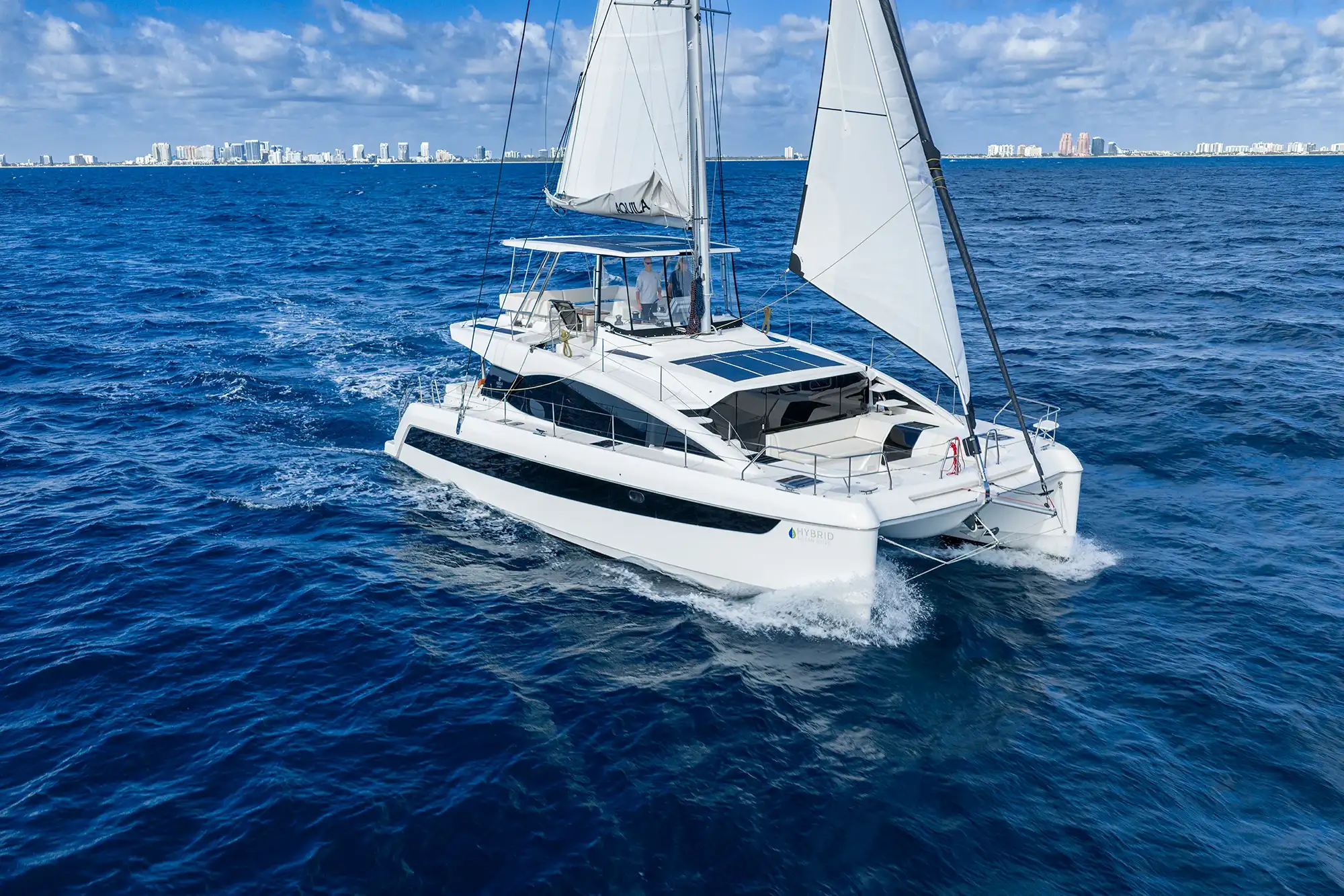 A50SAIL-Exterior-Running-Sails-Up-aquila 12